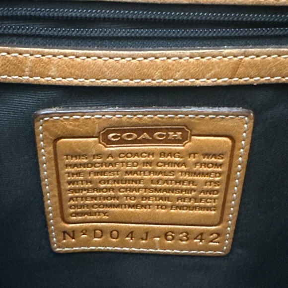 Coach Signature Drawstring backpack - Picture 3 of 3